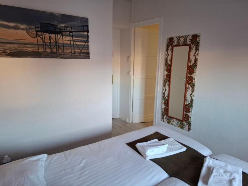 Le Crist'Al, Hotel Familial, Climatise, En Front De Mer Saint-Georges-de-Didonne Δωμάτιο φωτογραφία